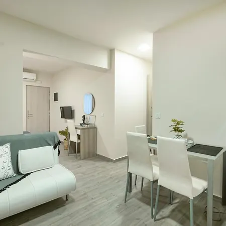 Apartment Dedis Néos Marmarás