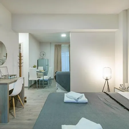 Dedis Apartment Néos Marmarás