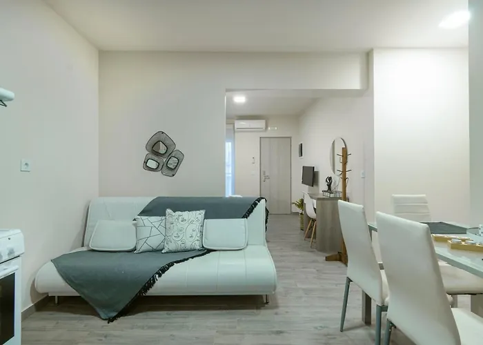 アパート Dedis Apartment's *