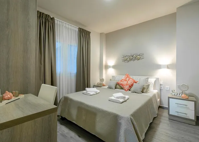 Dedis Apartment's *