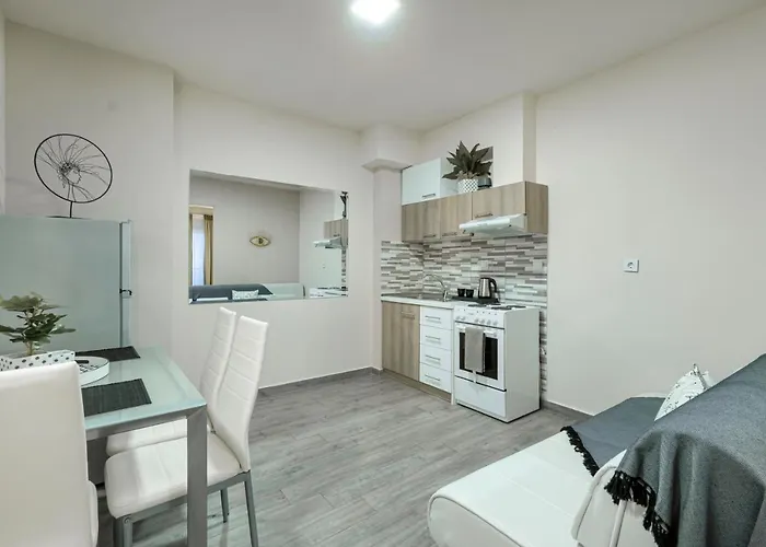 Dedis Apartment's