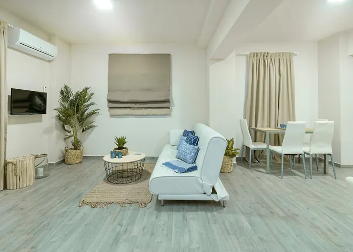 アパート Dedis Apartment's