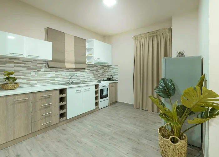 Dedis Apartment's *