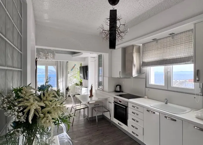 Dedis Apartment's * ネオス・マルマラス