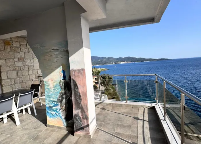 Dedis Apartment's アパート