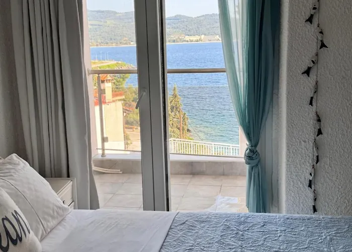 Dedis Apartment's *