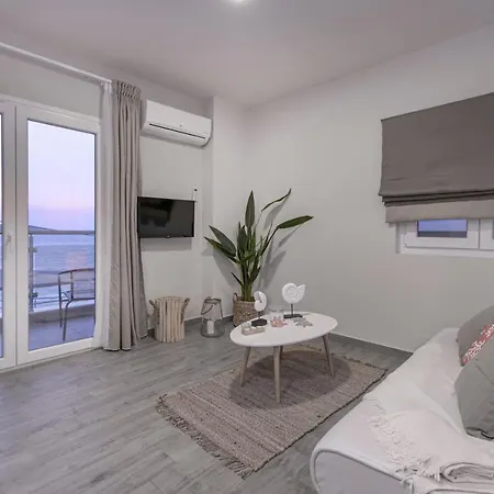 Apartament Dedis Apartment's *