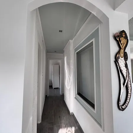 Dedis Apartment's * Neos Marmaras